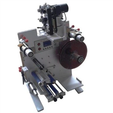 Машина за етикетирање малих округлих флаша