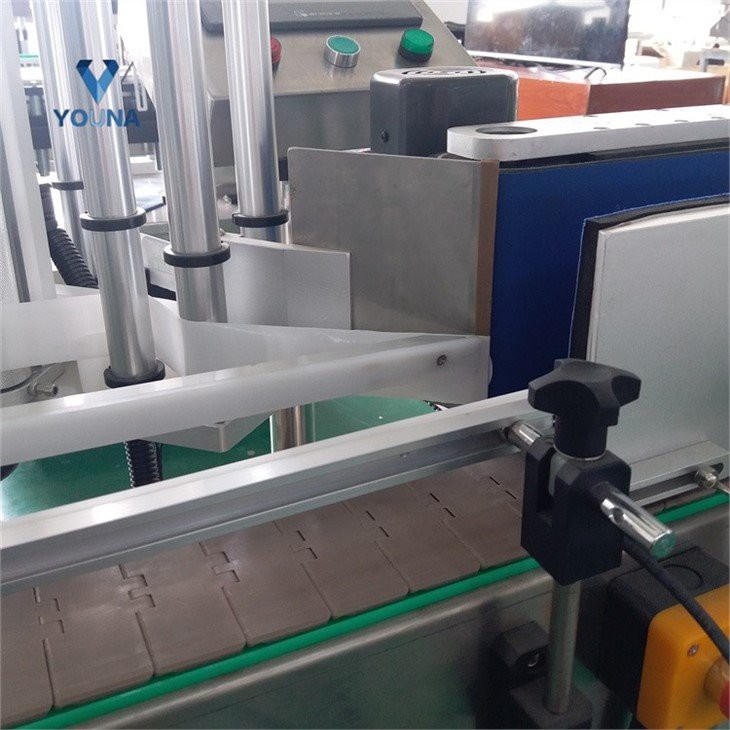 automatic labeling bottle machine (5)
